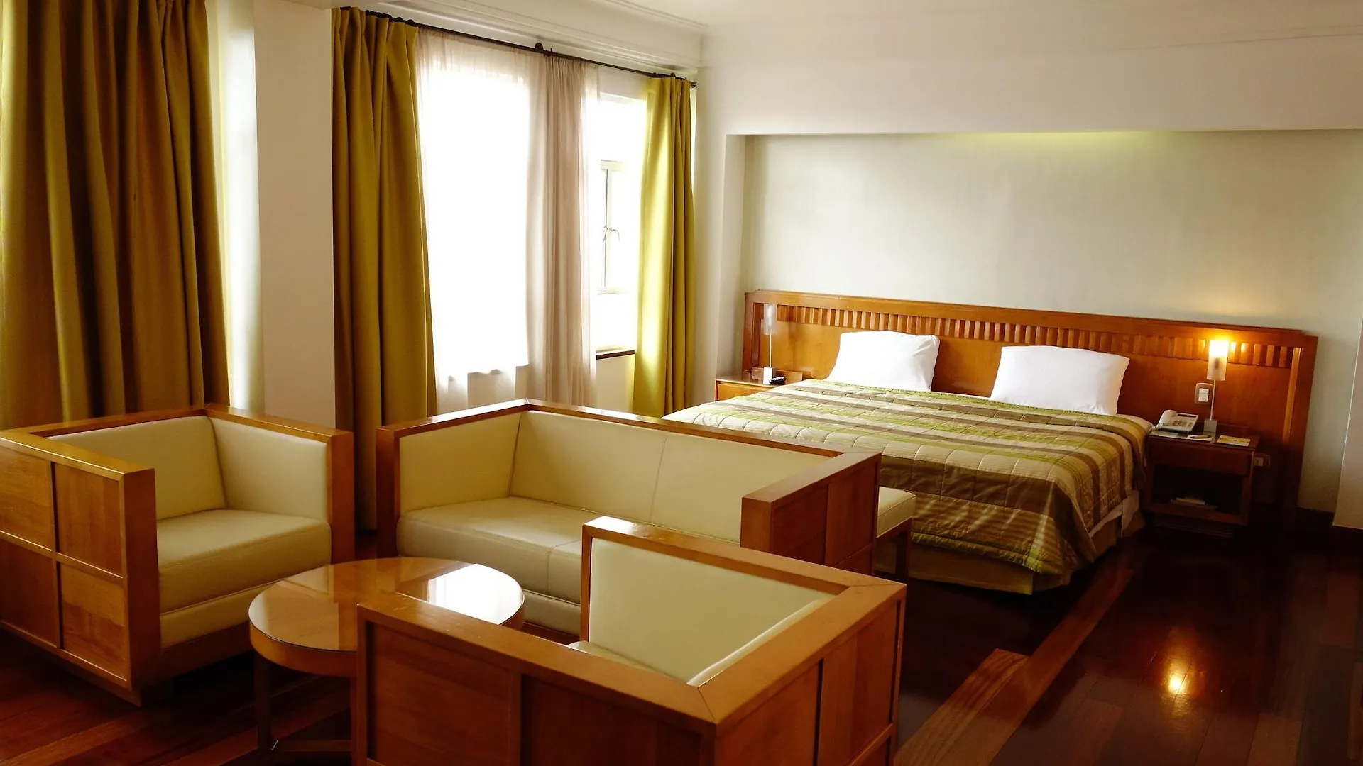 Hotel De La Opera Bogota